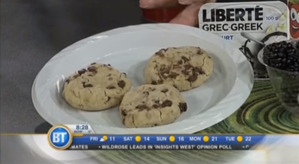 Gluten-free chocolate chip cookies with a fiber bonus