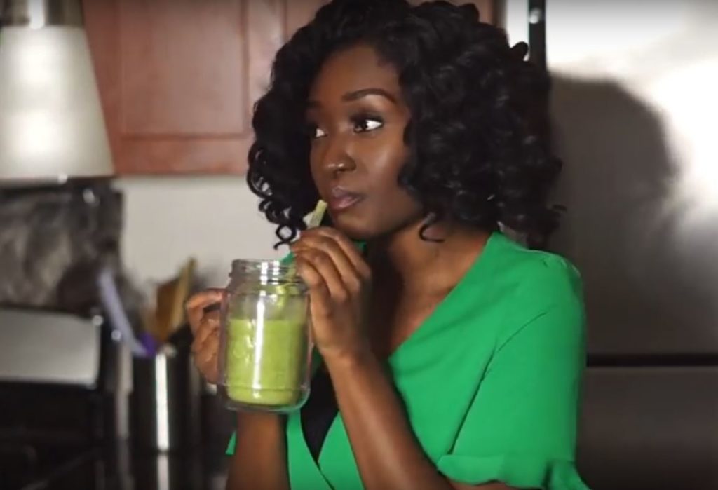 Glowing green smoothie Regular Girl